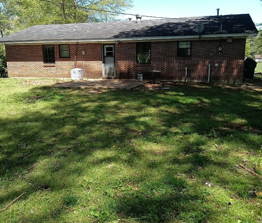 2nd image of 929 Parish Dr