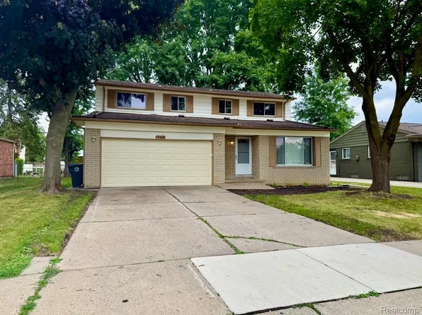 14641 Kingston St, Oak Park, MI 48237