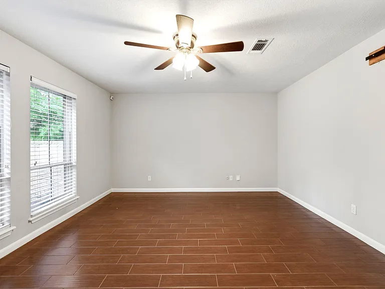 6307 Jadecrest Dr — Photo 25