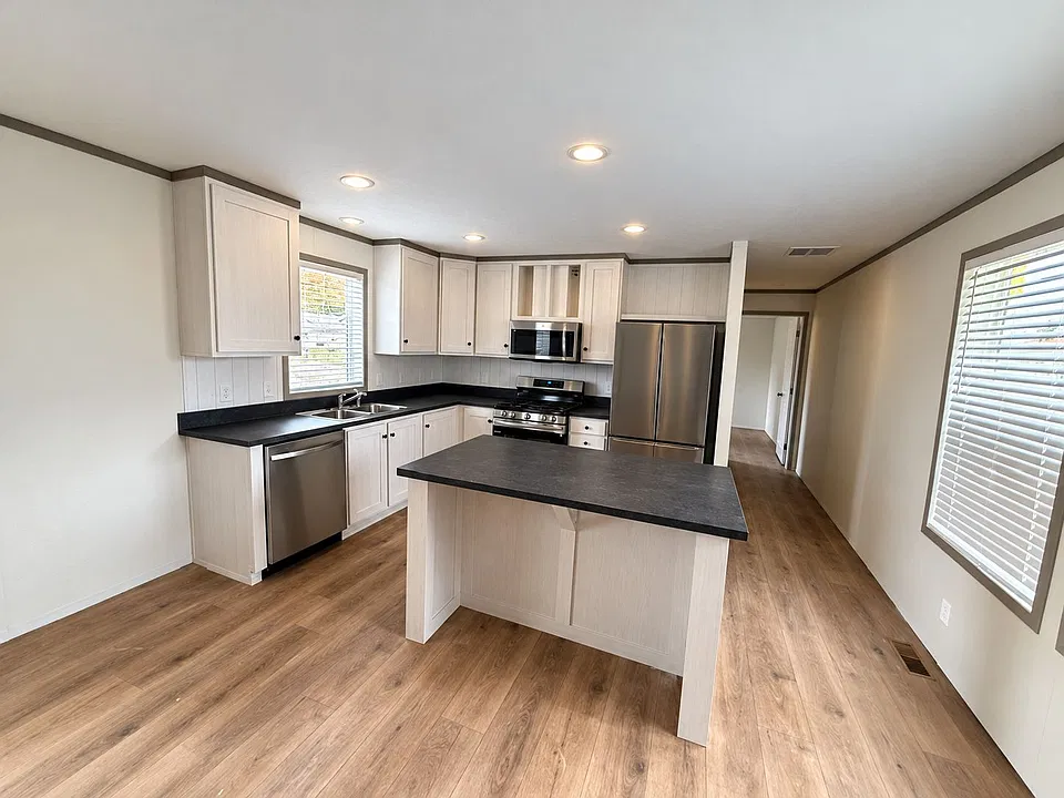 16 Mockingbird Dr #206