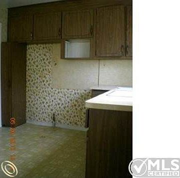kitchen (2).JPG