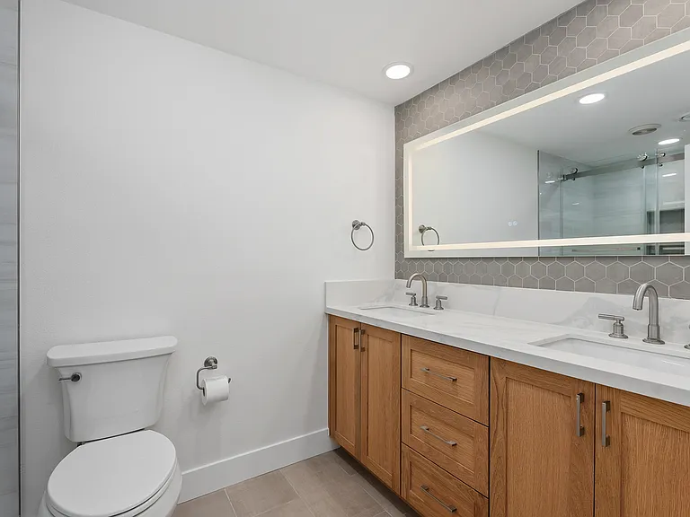 4051 Mistral Dr — Photo 23
