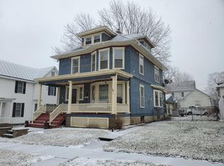 810 N 9th St, Burlington, IA 52601