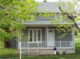 818 W Maple St, Valley View, PA 17983