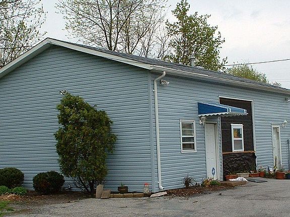 Heated, C/A 25' x 60' Out Building with Bathroom!
