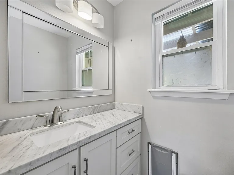 10303 Greenwillow St — Photo 16