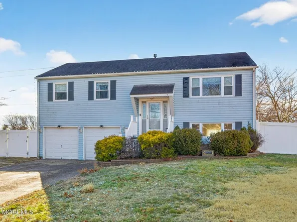 1029 Lucy Ln, Toms River, NJ 08753