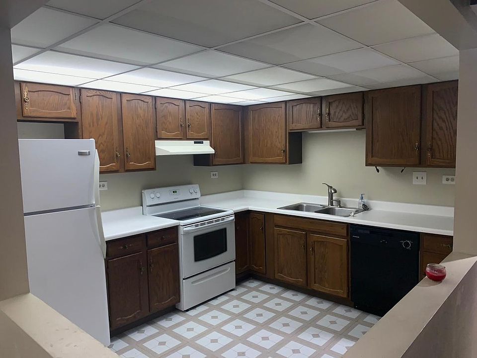 1st image of 350 Plum Creek Dr APT 303
