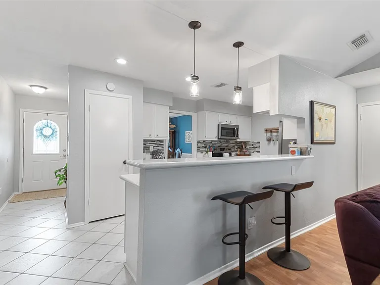105 Sweetgum St — Photo 4