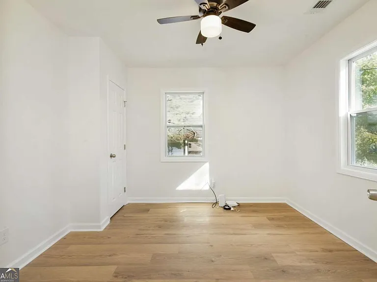 1015 Sims St SW — Photo 20