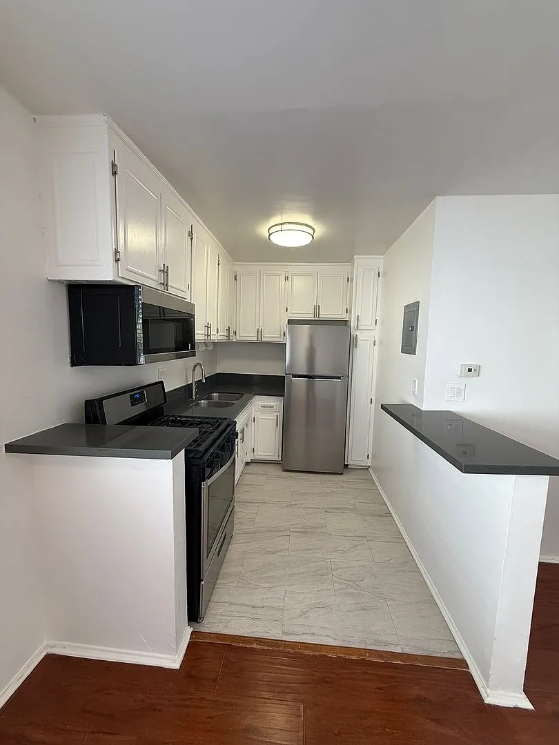 3708 Veteran Ave — Photo 2