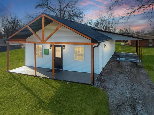 1302 Vandivert St, Bethany, MO 64424