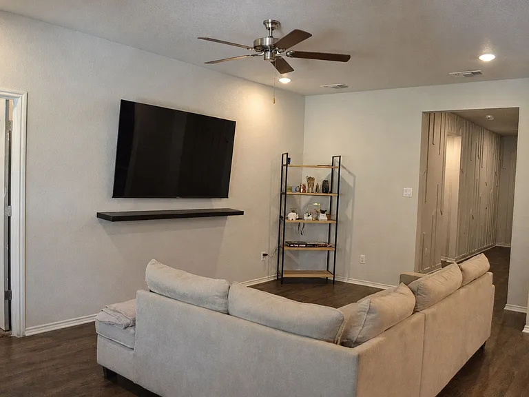 1777 Dryden Ave — Photo 6