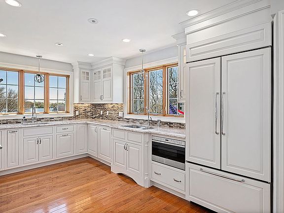 4th image of 94 Sand Piper Dr