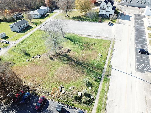 4th image of 348 Glenn Ave