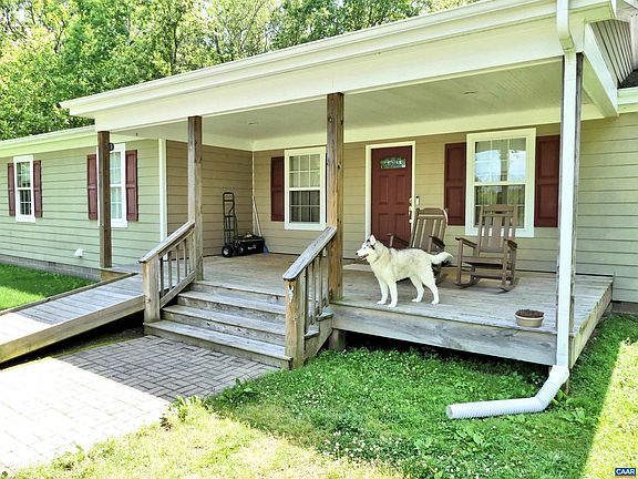 3rd image of 216 Cohasset Cir