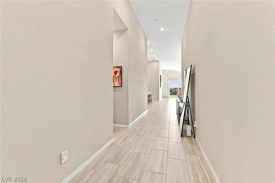 3 bed, 2.5 bath, 2177 sqft, $4,000 — Photo 2