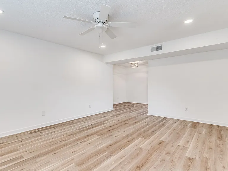 2915 Hope Ave #1 — Photo 9