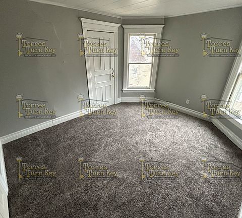 3rd image of 131 Baldwin St