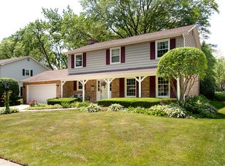 964 N Arrowhead Dr, Palatine, IL 60074