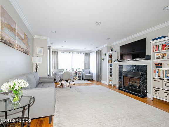 3rd image of 2417 W Foster Ave #3E