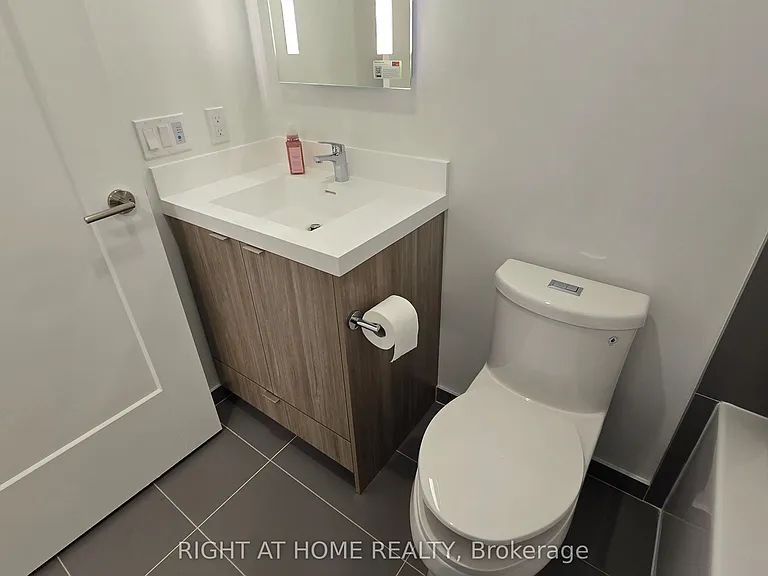 60 Central Park Dr #1707 — Photo 46