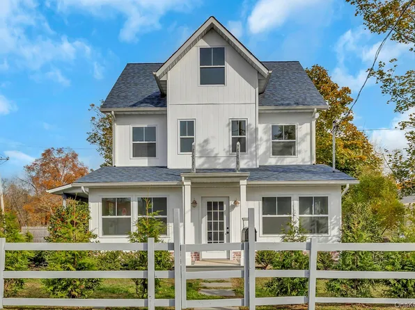 432 East Avenue, Riverhead, NY 11901