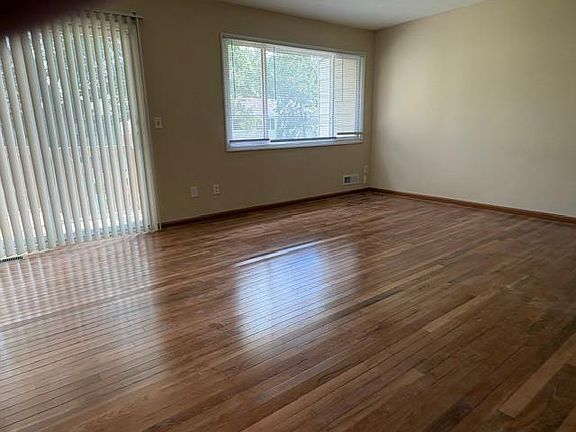4th image of 2041 103rd Ave NW