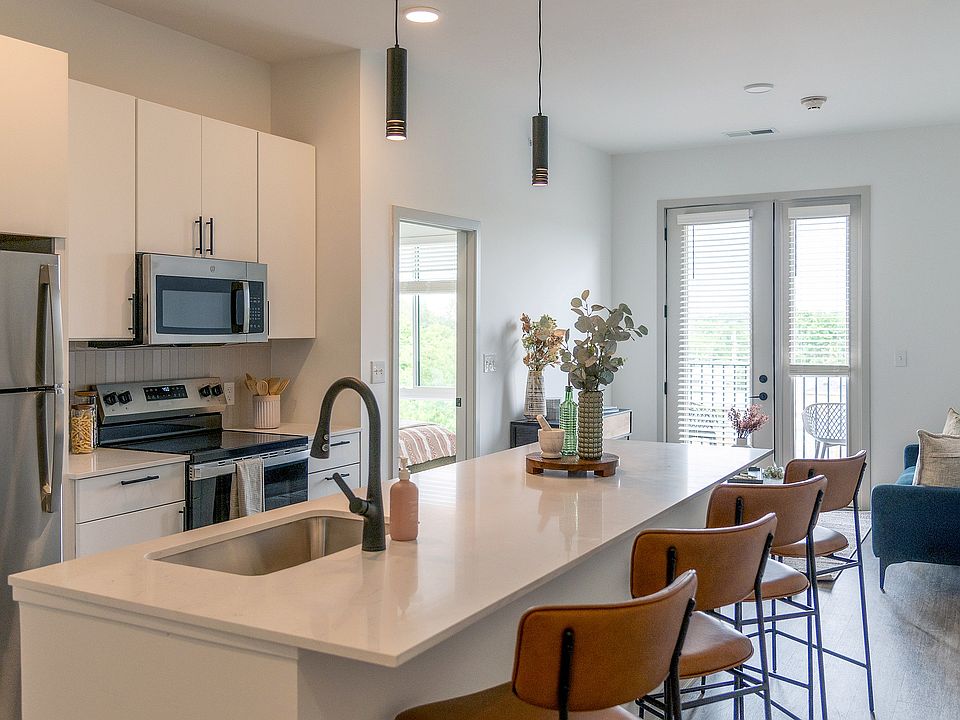 Kitchen/Living Area