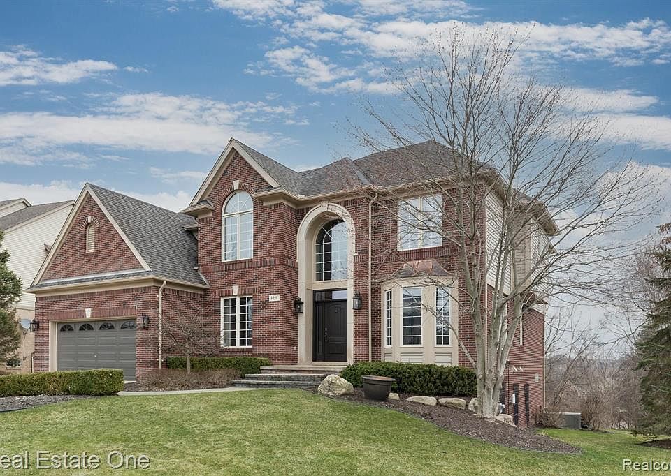 1031 Moran Dr, Rochester, MI 48307 Zillow