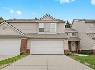 2296 Crystal Crossing Dr, Howell, MI 48843