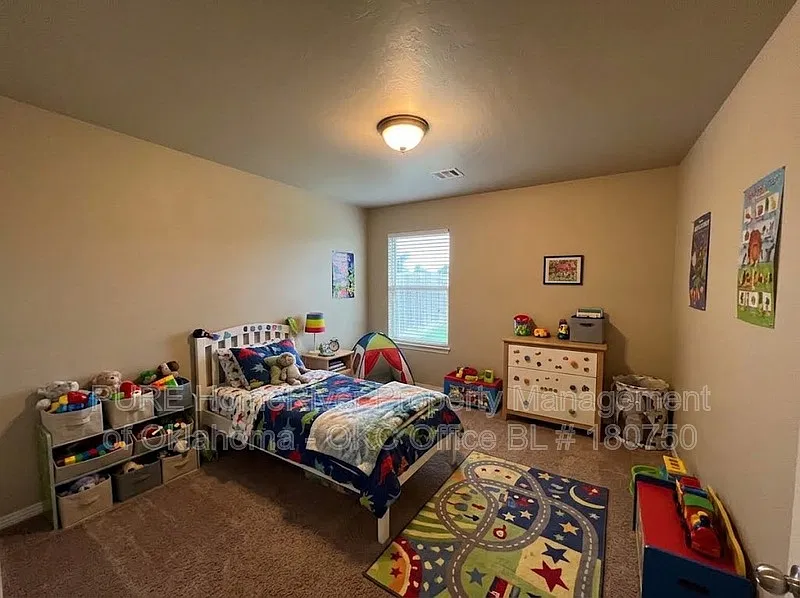 4 bed, 2.0 bath, 1738 sqft, $1,695 — Photo 3