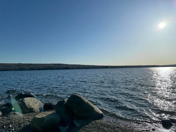 2 Cliffside Drive, Saint Albans, ME 04971