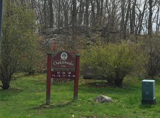 79 Oakwoods #F, Branford, CT 06405