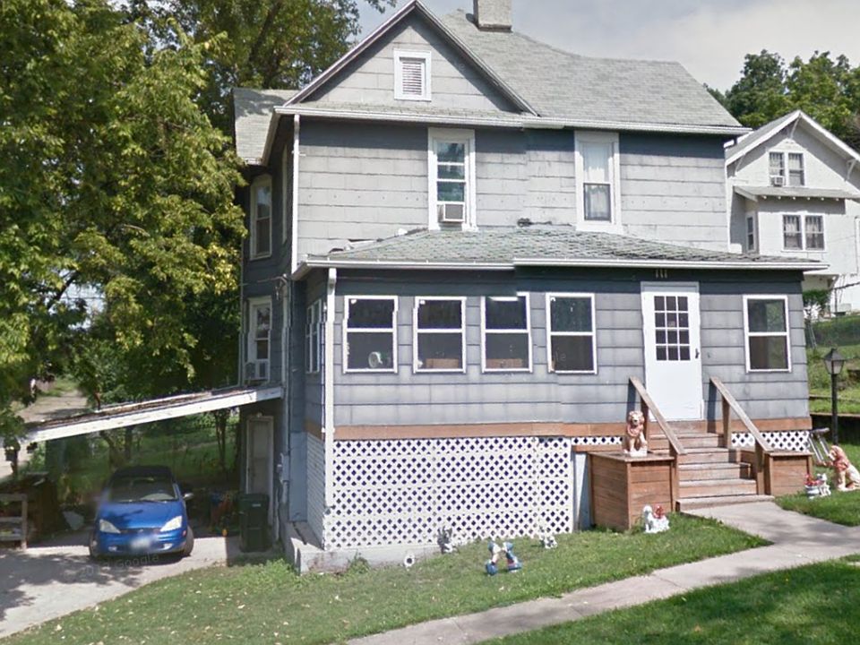 2nd image of 111 N Clay St