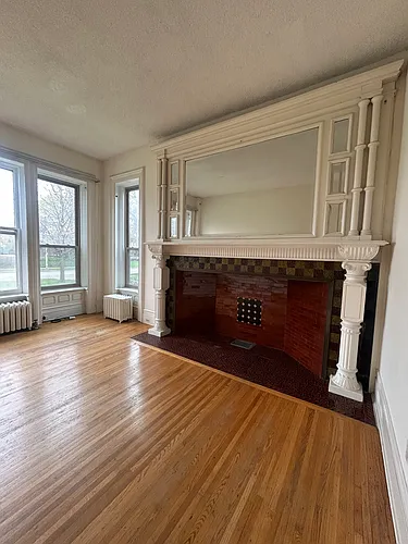 737 East Ave Photo 1