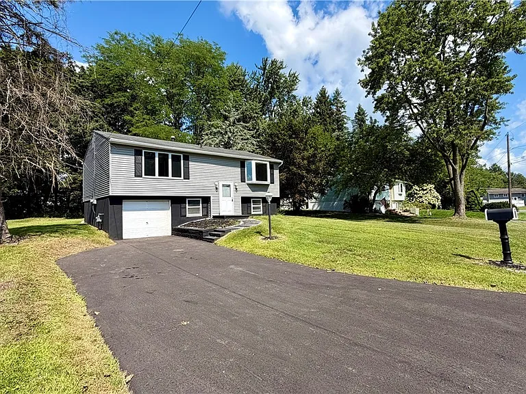 104 Finwood Dr — Photo 3