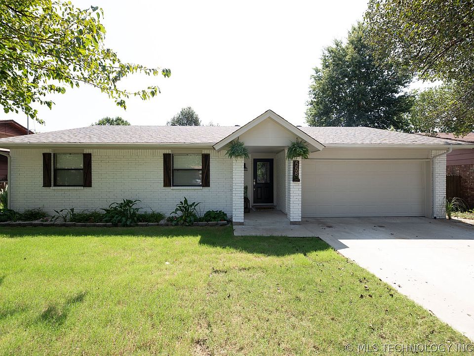 1st image of 558 E 135th Pl