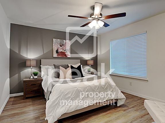 5th image of 1901 Magnolia Ln