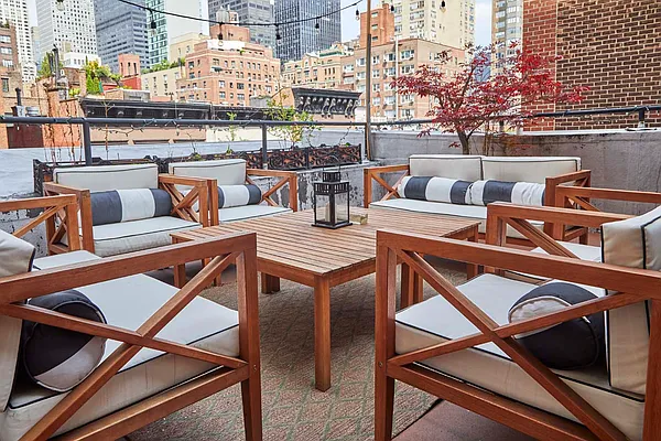 Rented by R New York | media 1