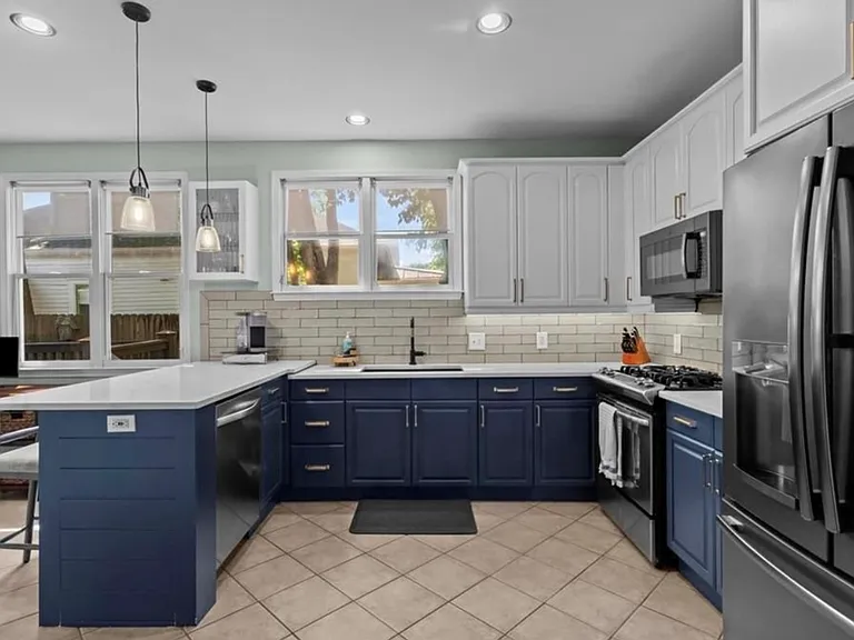 235 Powell St SE — Photo 13