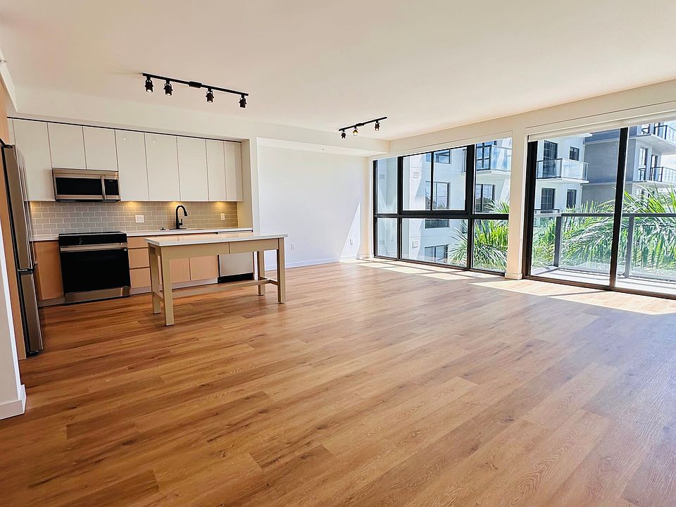 1st image of 1658 NE 124th St #341
