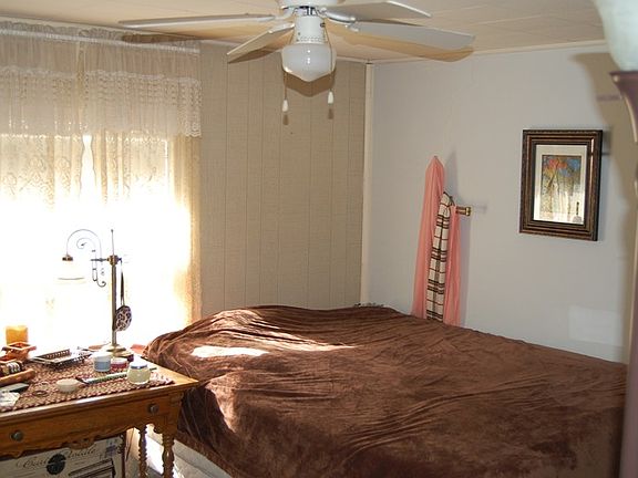3rd image of 1 Sherwood St