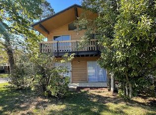 2A Thunderbird Dr, Conroe, TX 77304