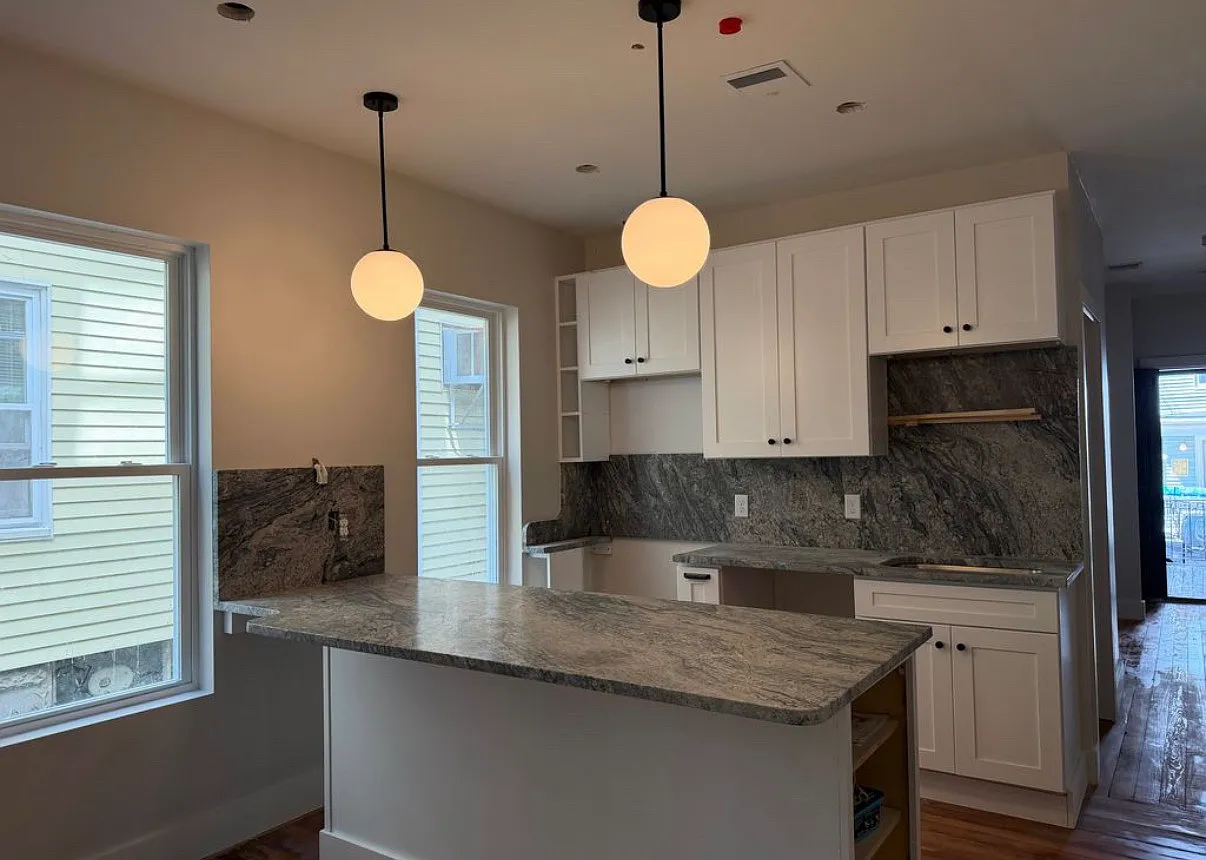 4 bed, 1200 sqft, $5,000 — Photo 1