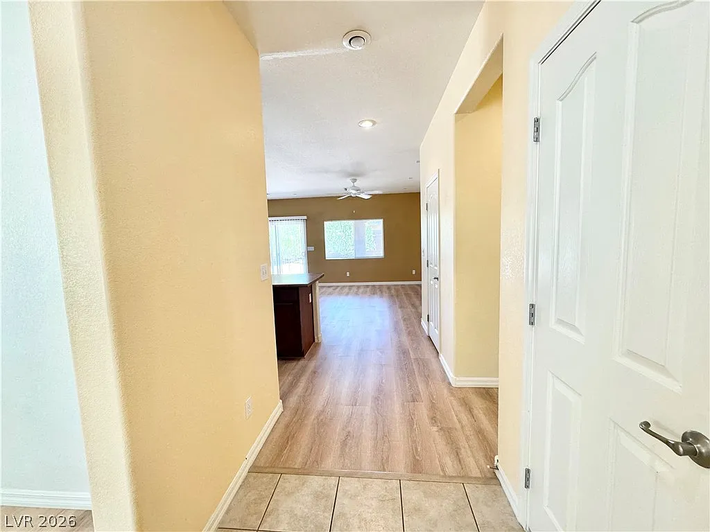 2 bed, 2.0 bath, 1396 sqft, $1,900 — Photo 3