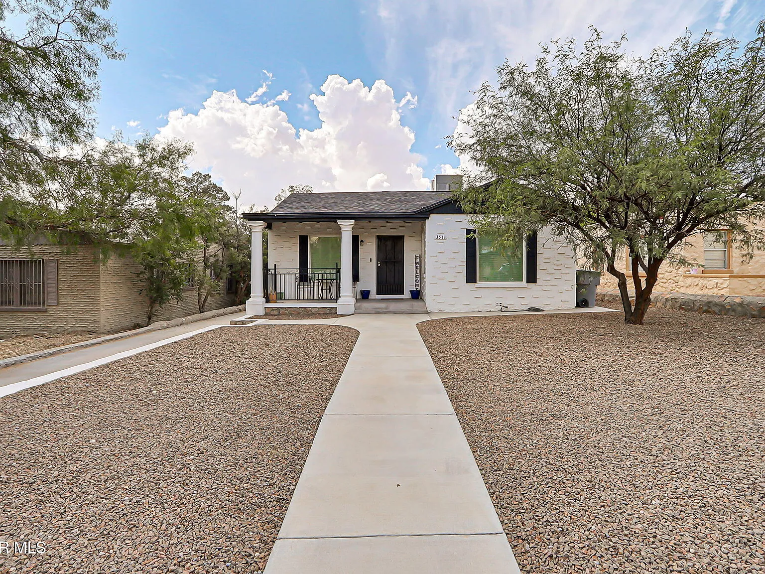 2 bed, 1.0 bath, 1016 sqft, $2,350 — Photo 2