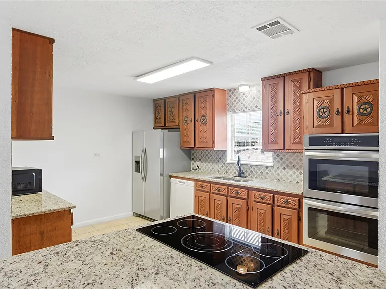 206 Oscar St — Photo 6