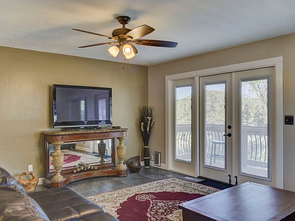 Upstairs livingroom
