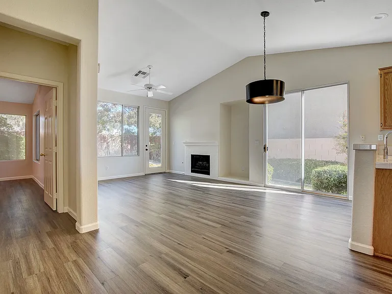7616 Vista Hills Dr — Photo 9